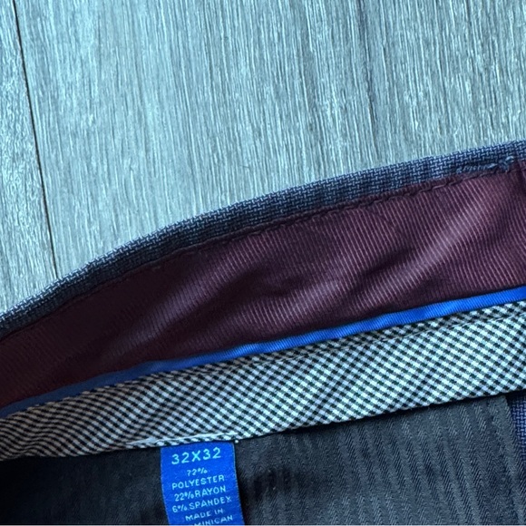 Men's Elegant Navy Dress Pants - Picture 3 of 4